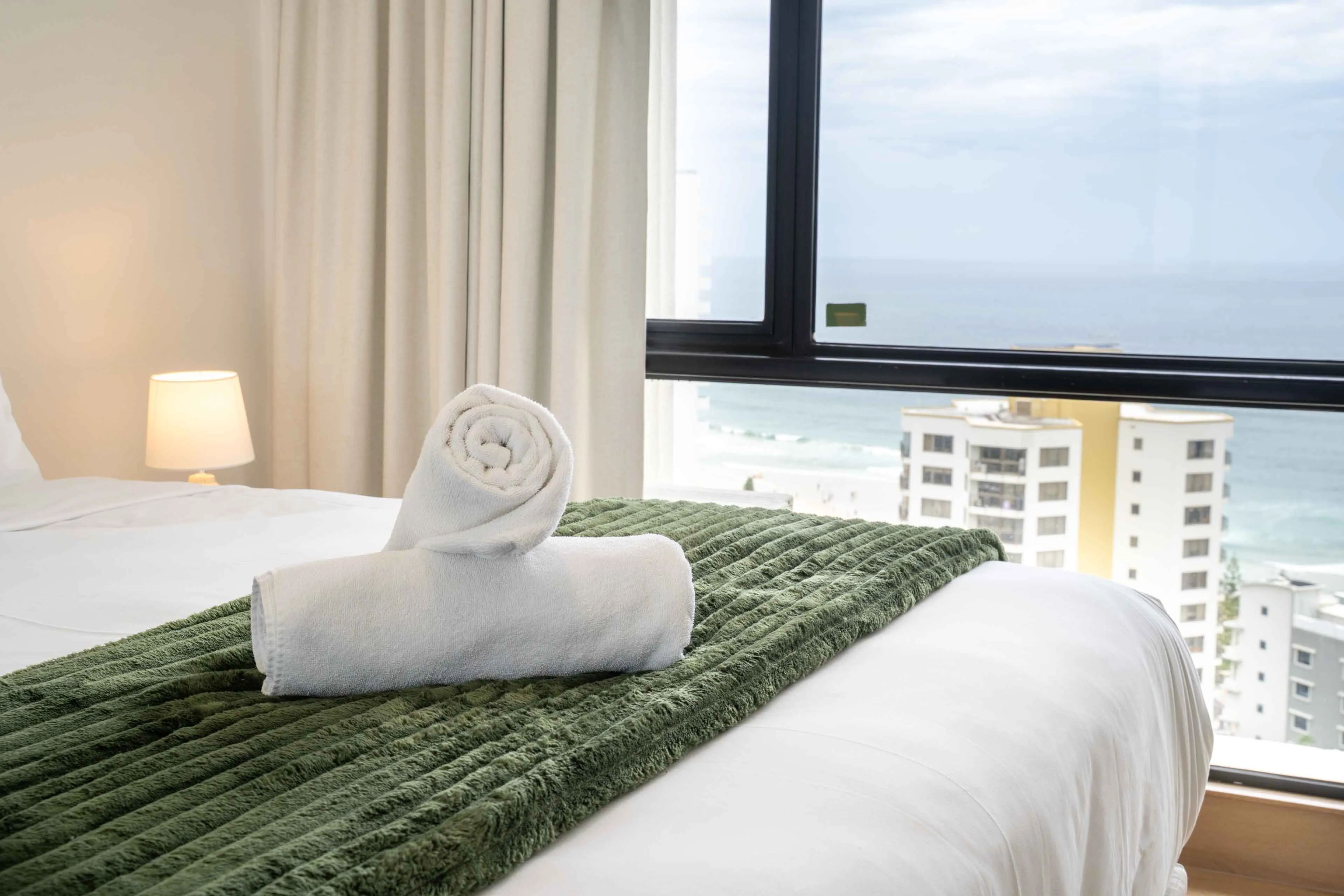 Lush Ocean Vistas - 2BR Luxurious Apartment! - Image 3