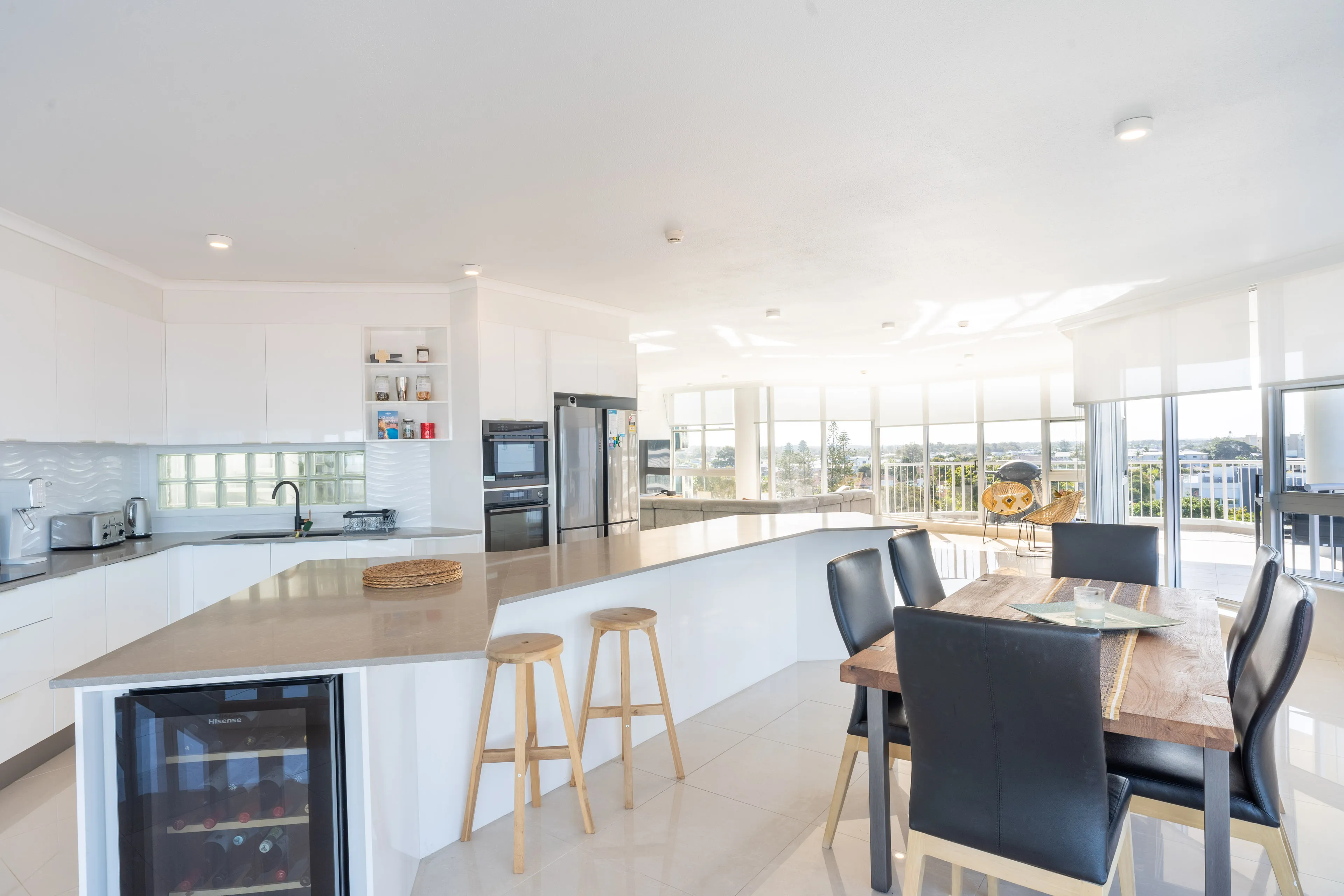 Panoramic 3BD Penthouse, Views + Rooftop Terrace - Image 7