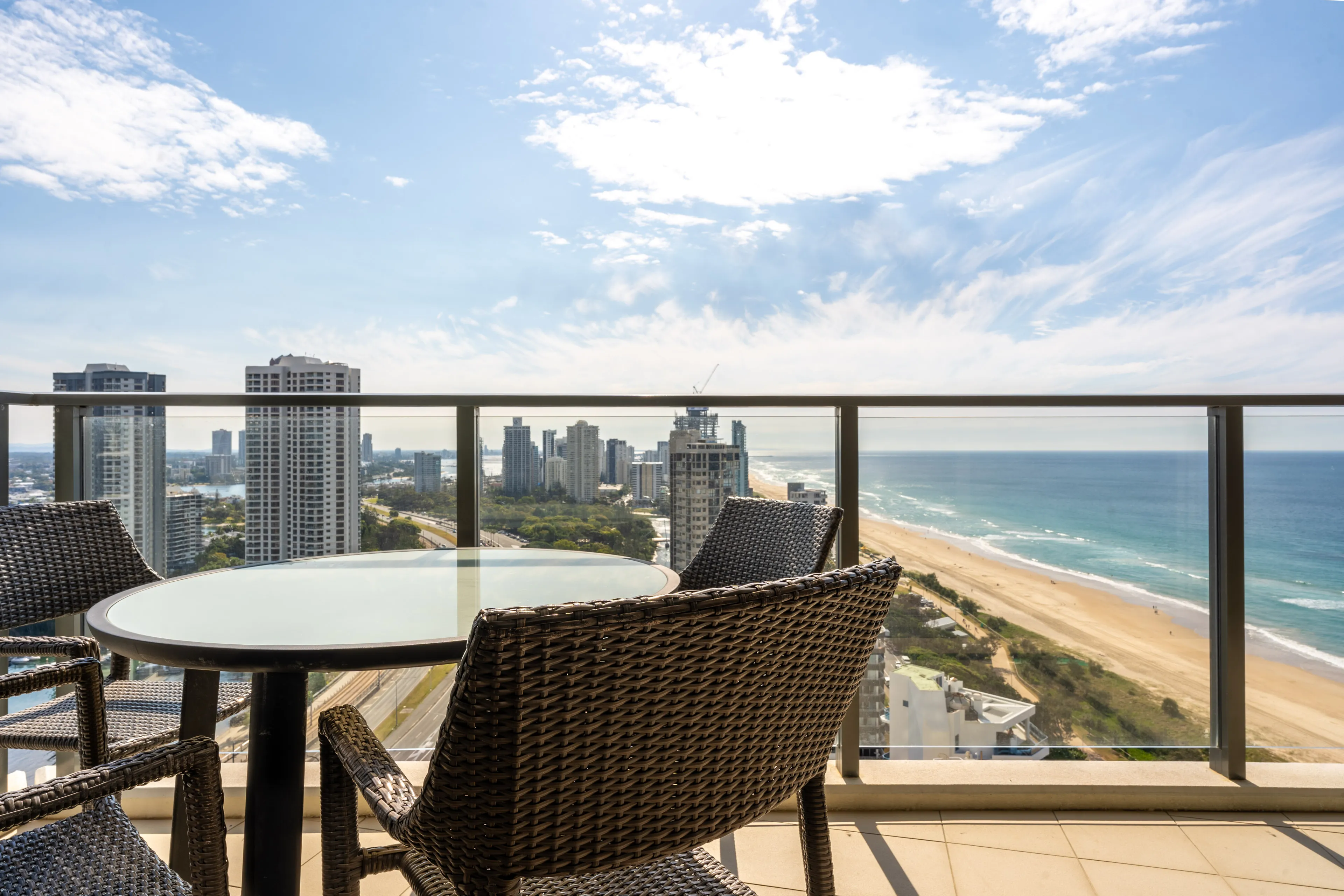 Beachfront 1BR Haven! Ocean Views, Iconic Location - Image 3