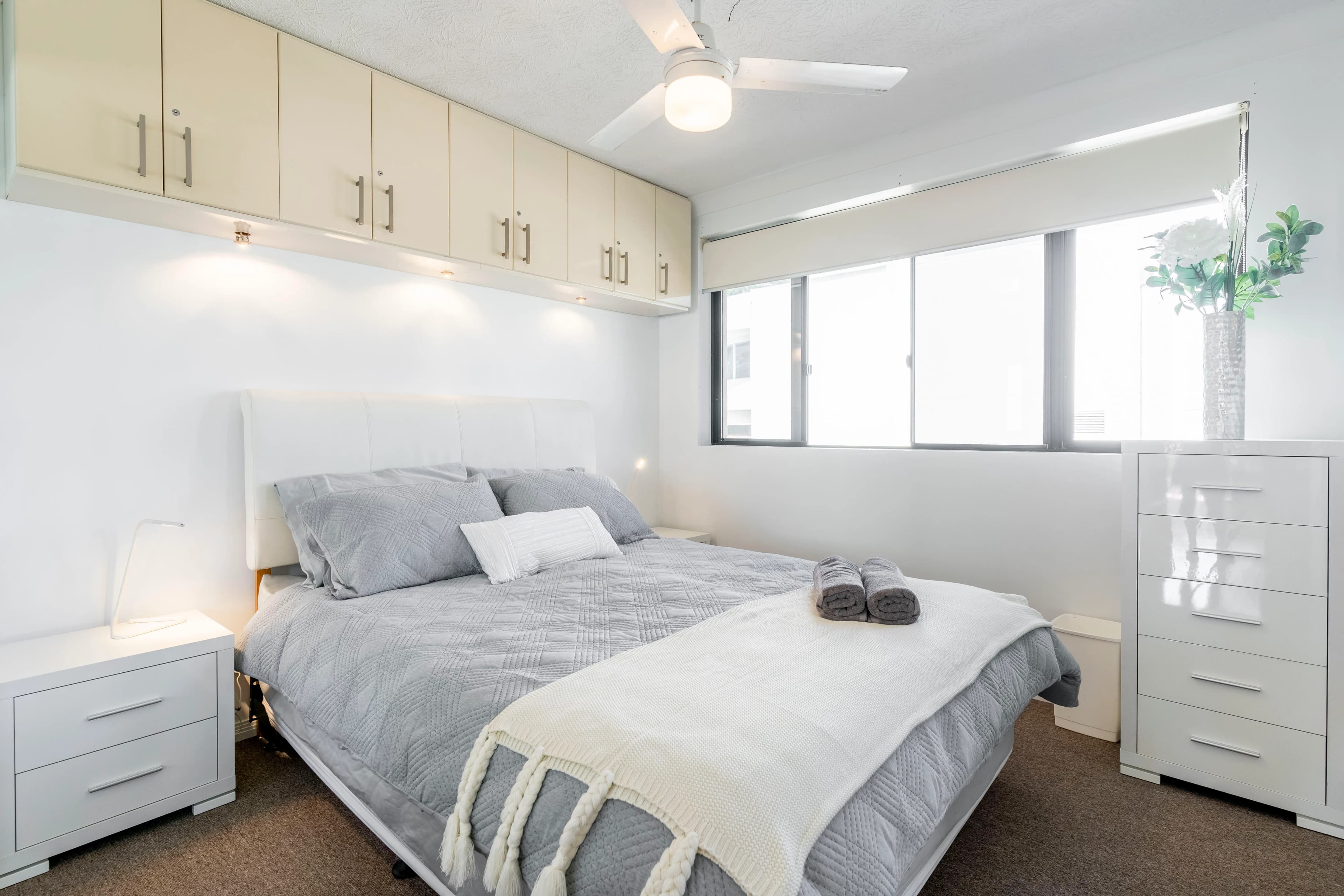 Comfy Apt w/Pool, BBQ, Close to the Beach/Cafes