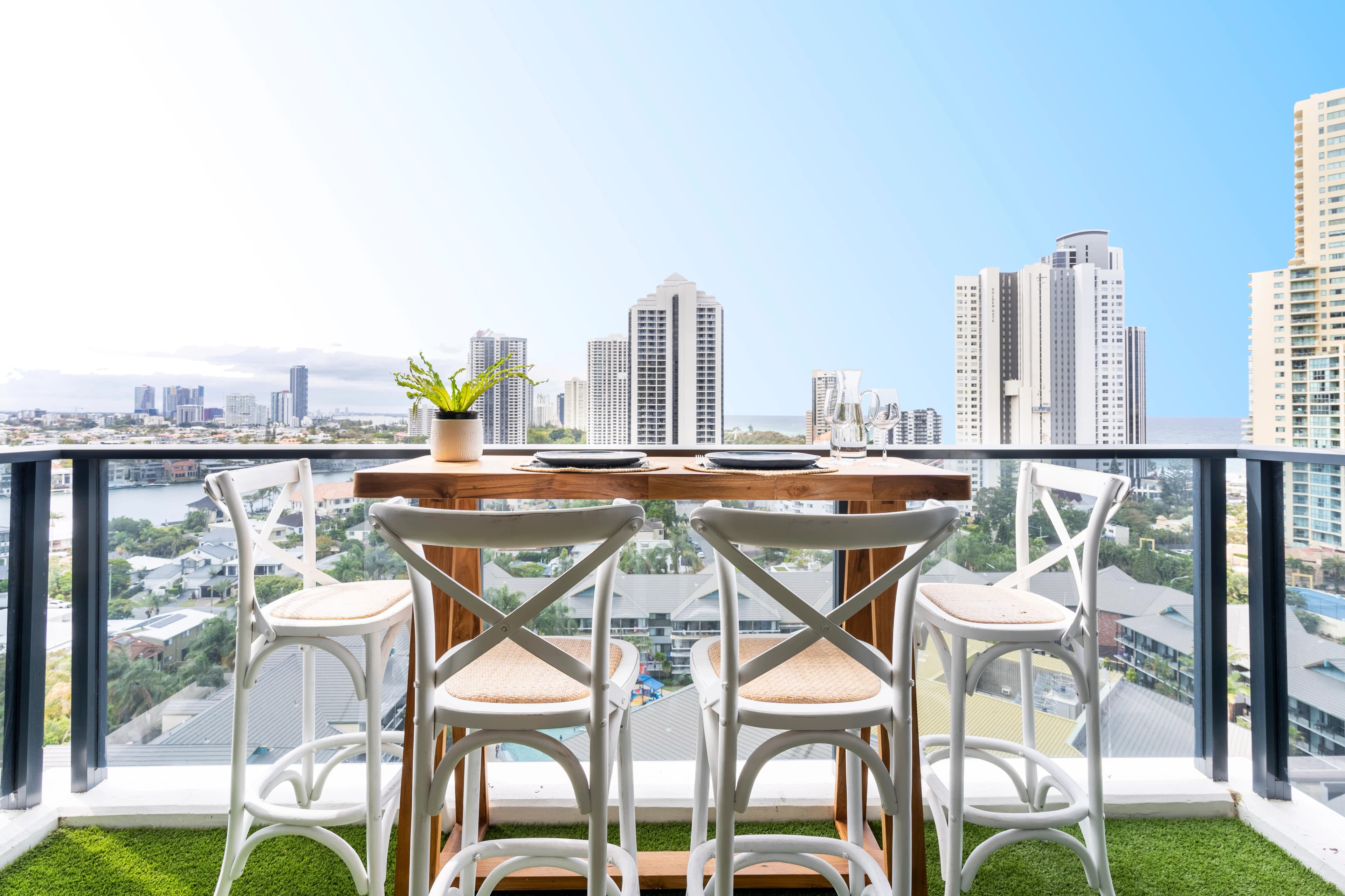 Fantastic Ocean & River Views! Pool, Gym & Sauna