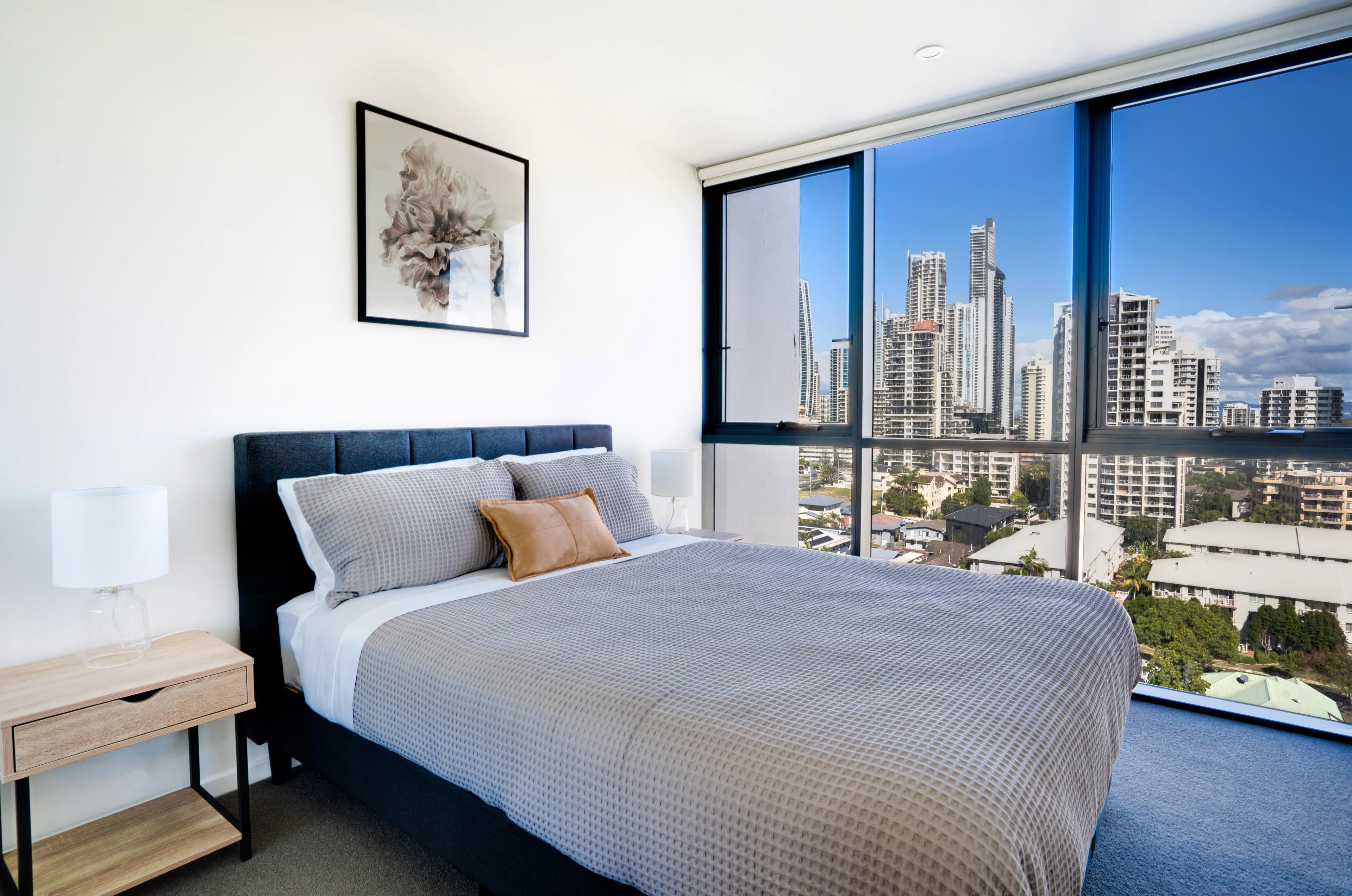 Stunning Sunsets, River Views & Central Location! - Image 4