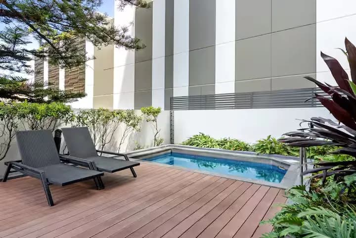 Vibrant 2BD Escape + Exhilarating Location! - Image 4